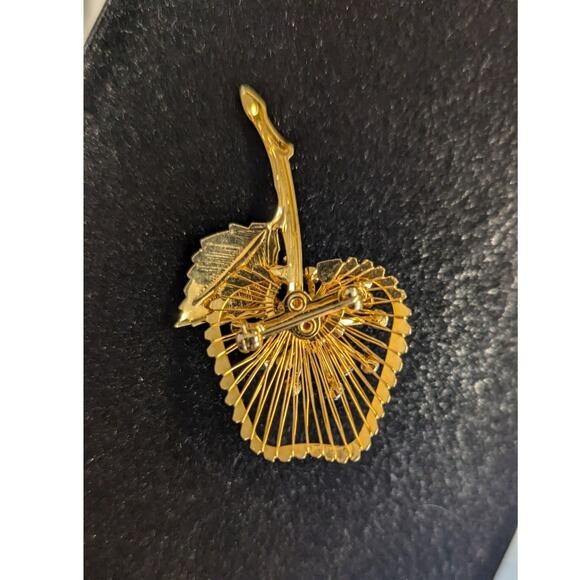 Wirework Apple and stem rhinestones gold tone brooch pin unsigned vintage - Picture 4 of 7